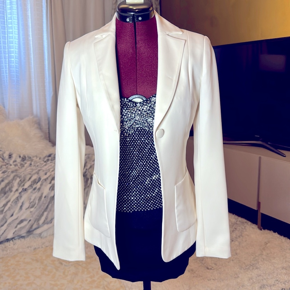 Lupattelli Milano white jacket, bought it in Italy, size 4